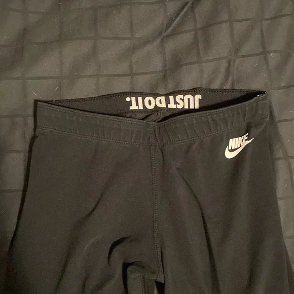 Nike Leggings - Picture 2 of 3